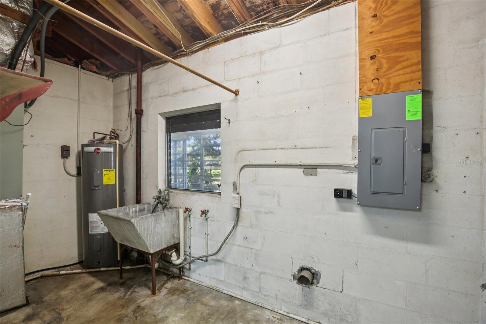 Image 28 of 62 For 2321 Premier Drive S