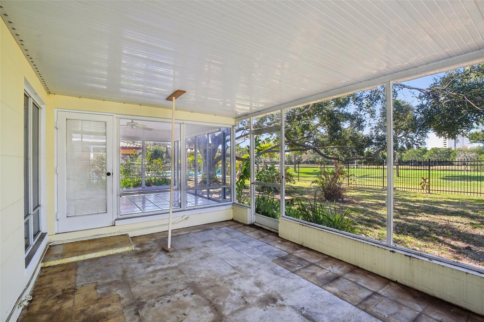 Image 33 of 62 For 2321 Premier Drive S