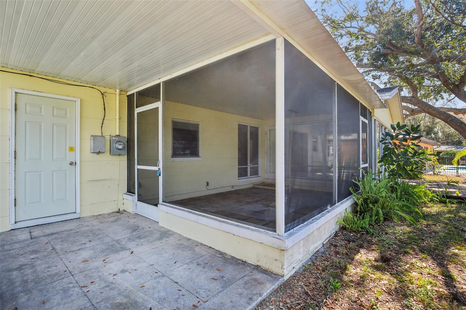 Image 34 of 62 For 2321 Premier Drive S