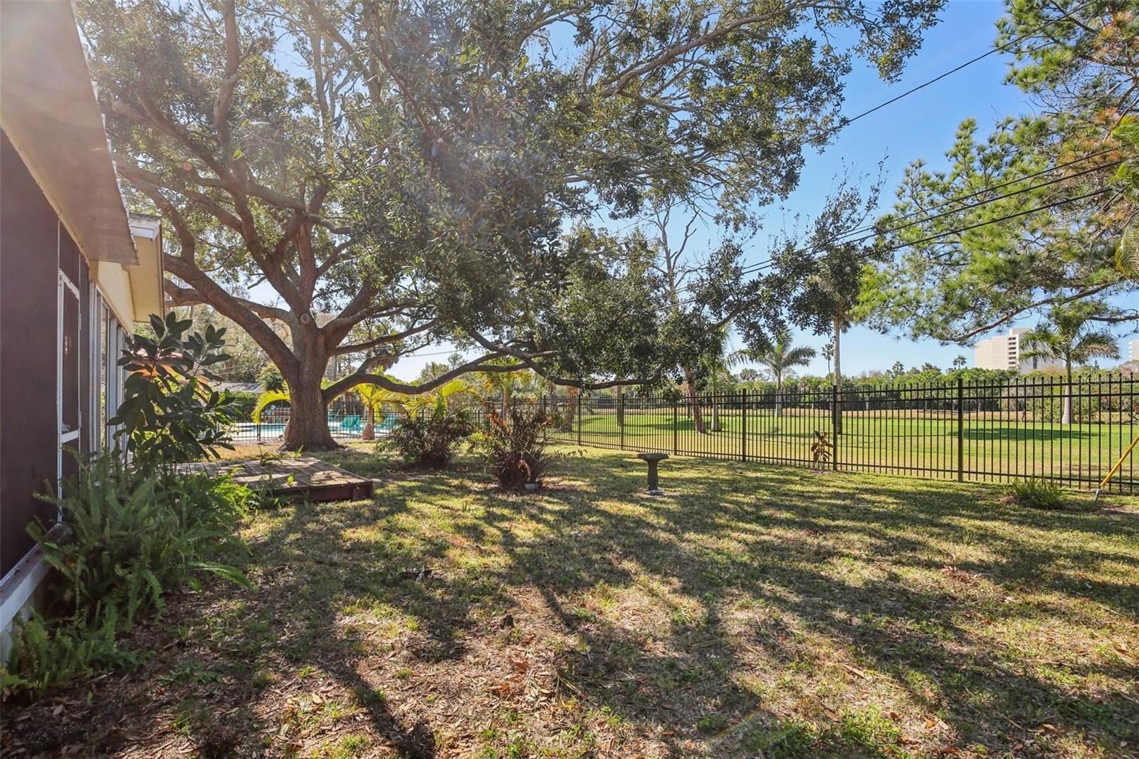 Image 35 of 62 For 2321 Premier Drive S