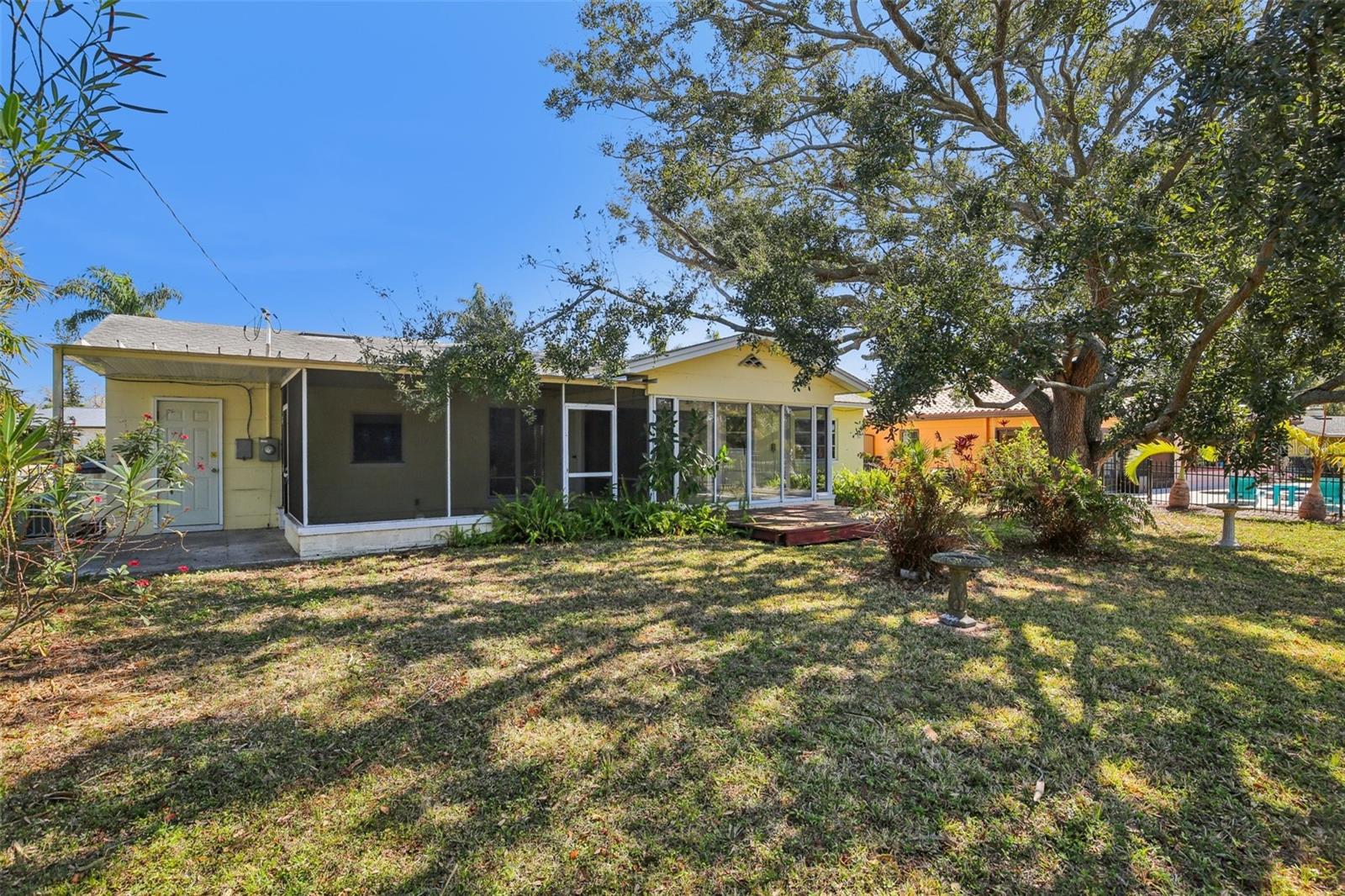 Image 36 of 62 For 2321 Premier Drive S