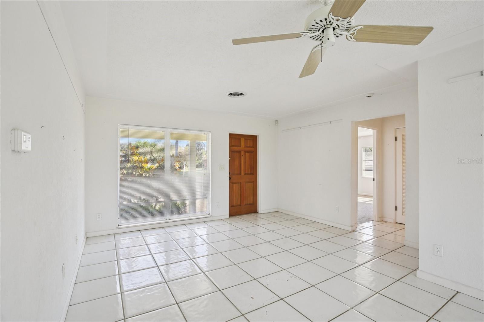 Image 5 of 62 For 2321 Premier Drive S