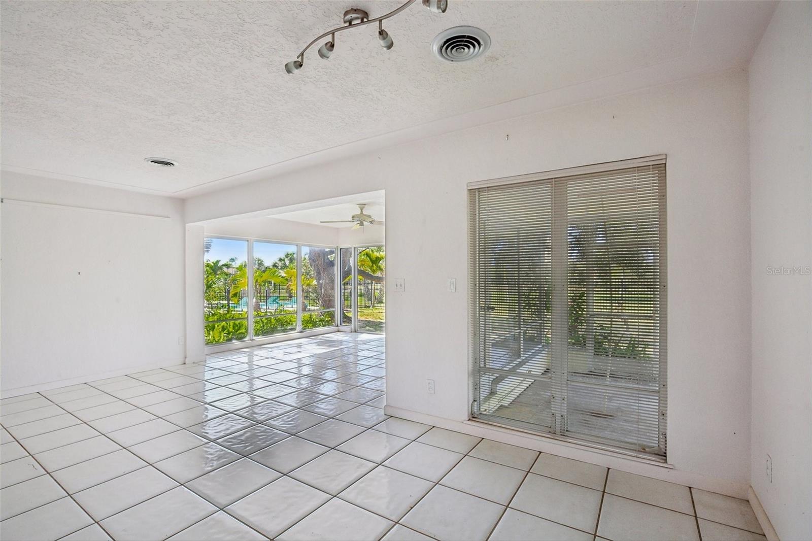 Image 7 of 62 For 2321 Premier Drive S