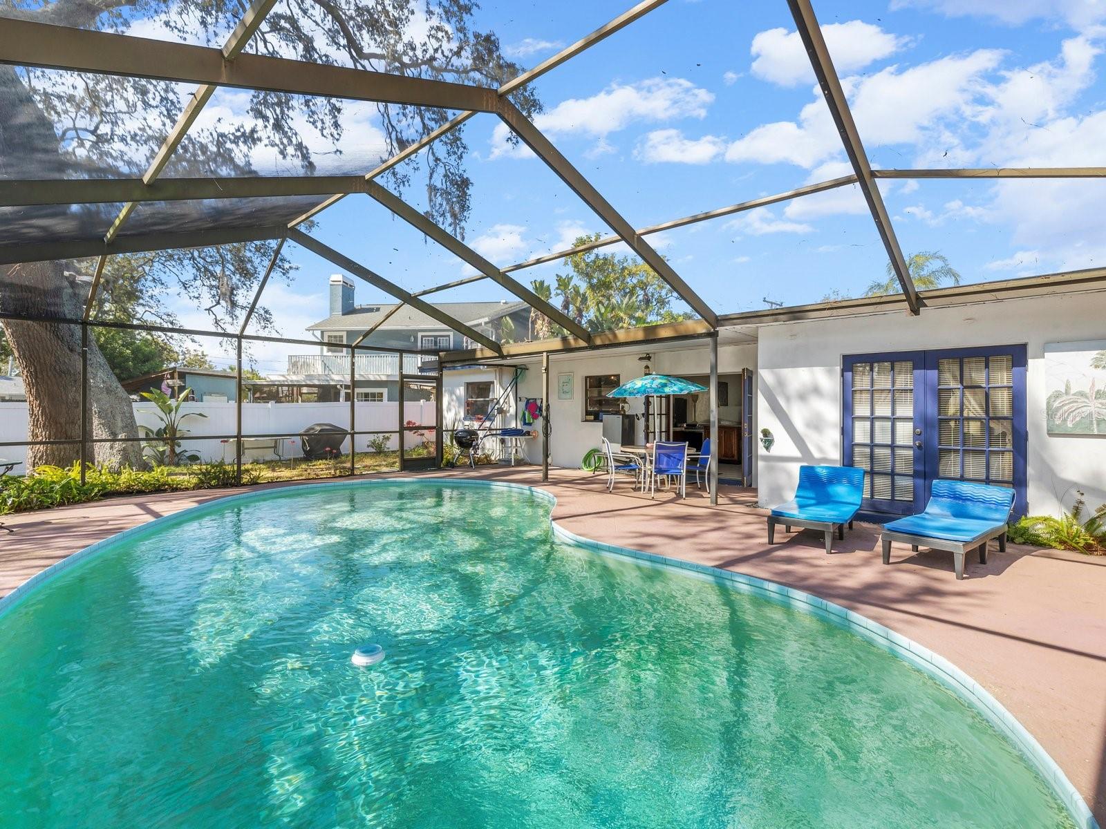 Image 11 of 22 For 420 Crosswinds Drive