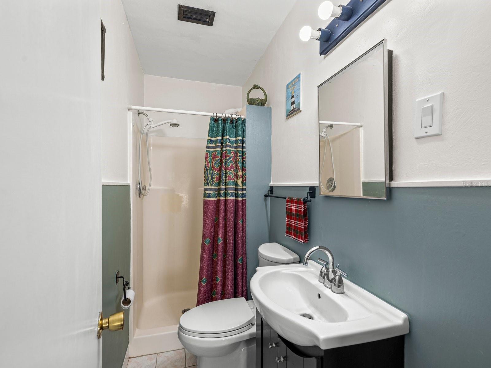 Image 16 of 22 For 420 Crosswinds Drive