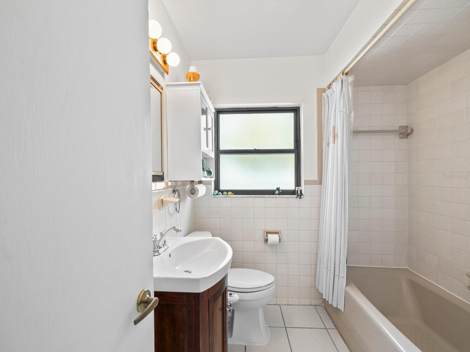 Image 21 of 22 For 420 Crosswinds Drive