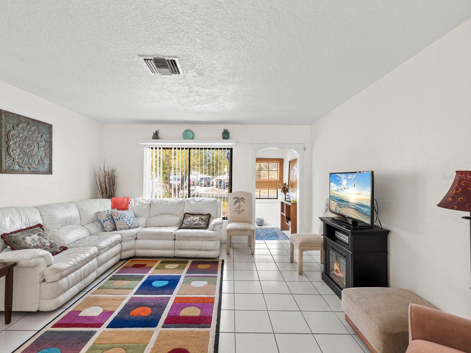 Image 7 of 22 For 420 Crosswinds Drive