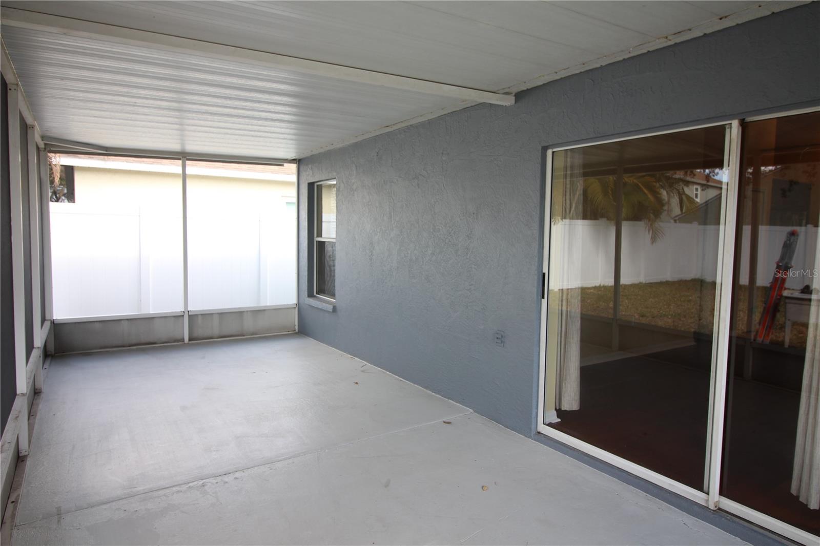 Listing photo id 8 for 9347 Hidden Water Circle