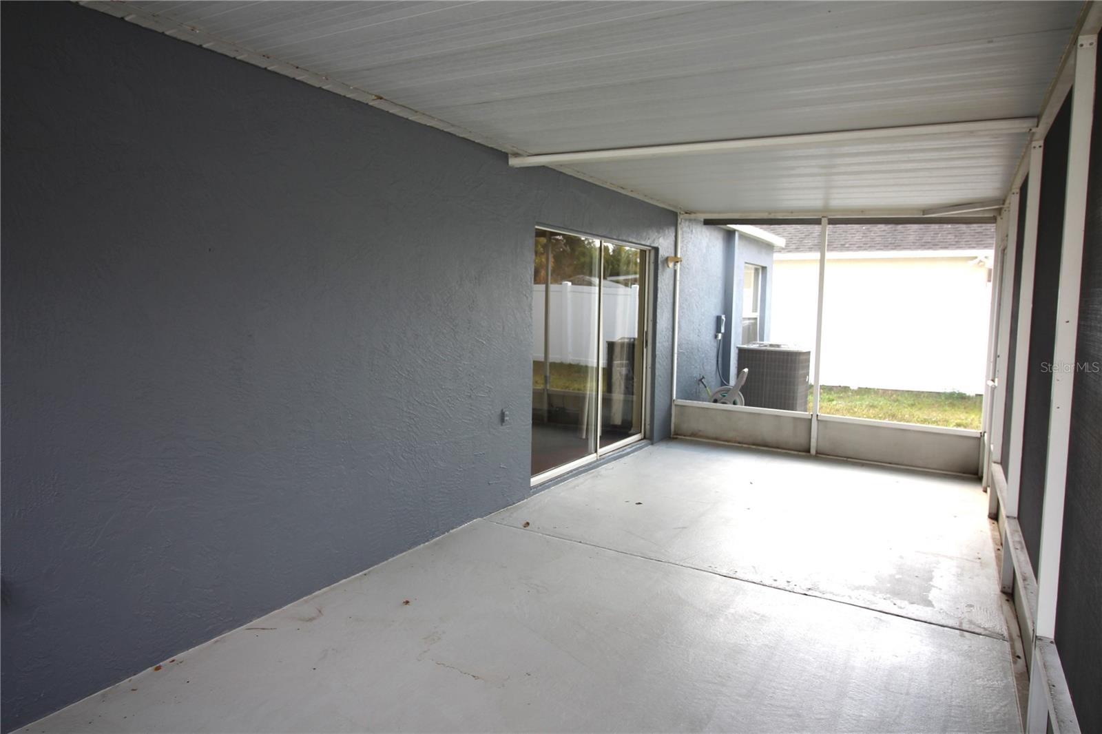 Listing photo id 9 for 9347 Hidden Water Circle