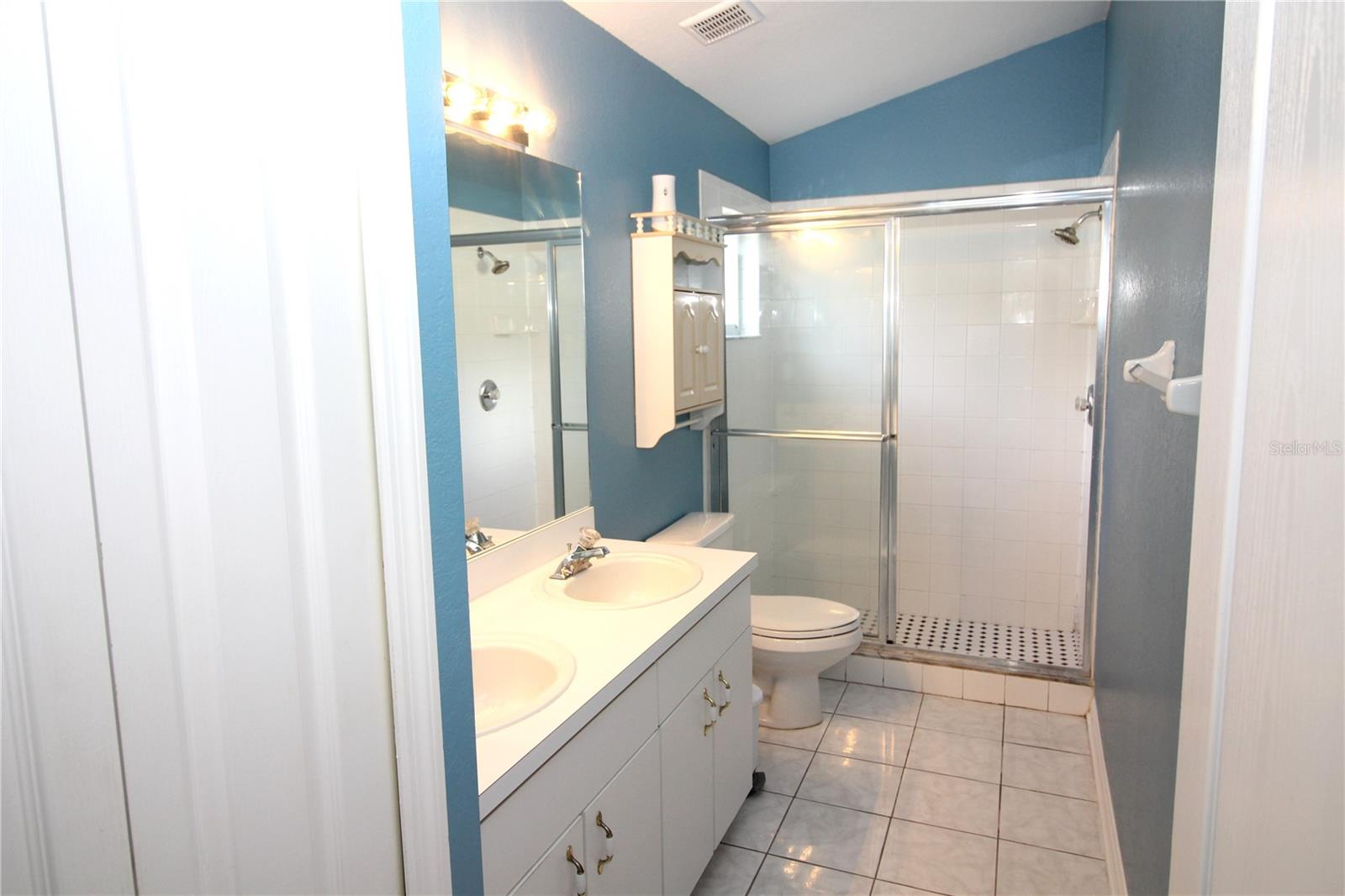 Listing photo id 20 for 9347 Hidden Water Circle