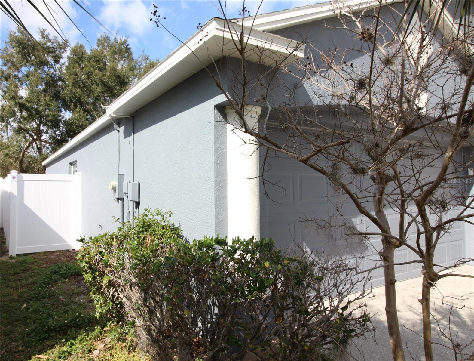 Listing photo id 2 for 9347 Hidden Water Circle