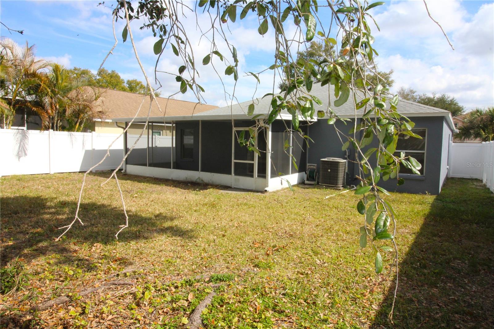 Listing photo id 5 for 9347 Hidden Water Circle