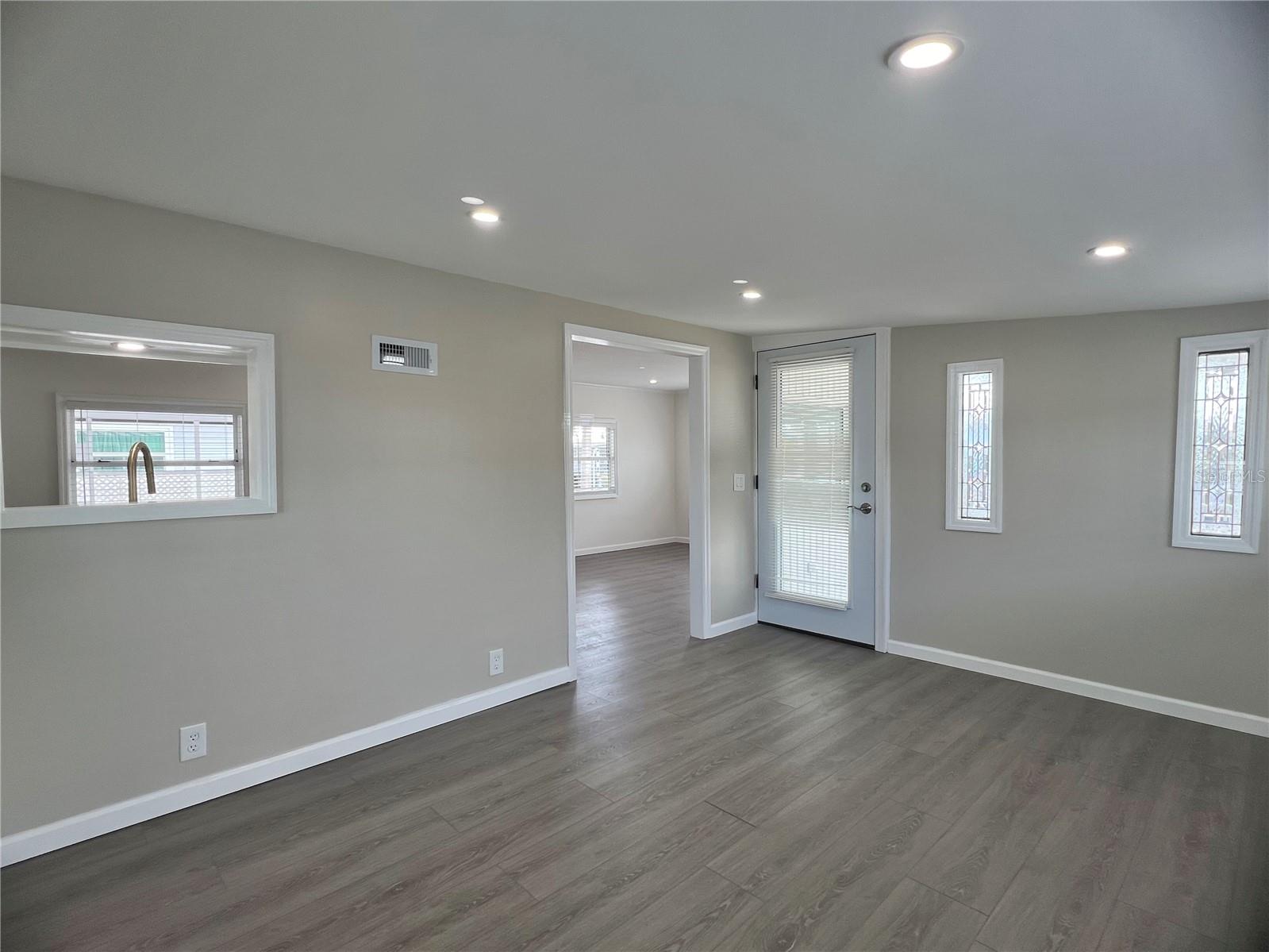 Image 10 of 79 For 1100 Belcher Road S 202