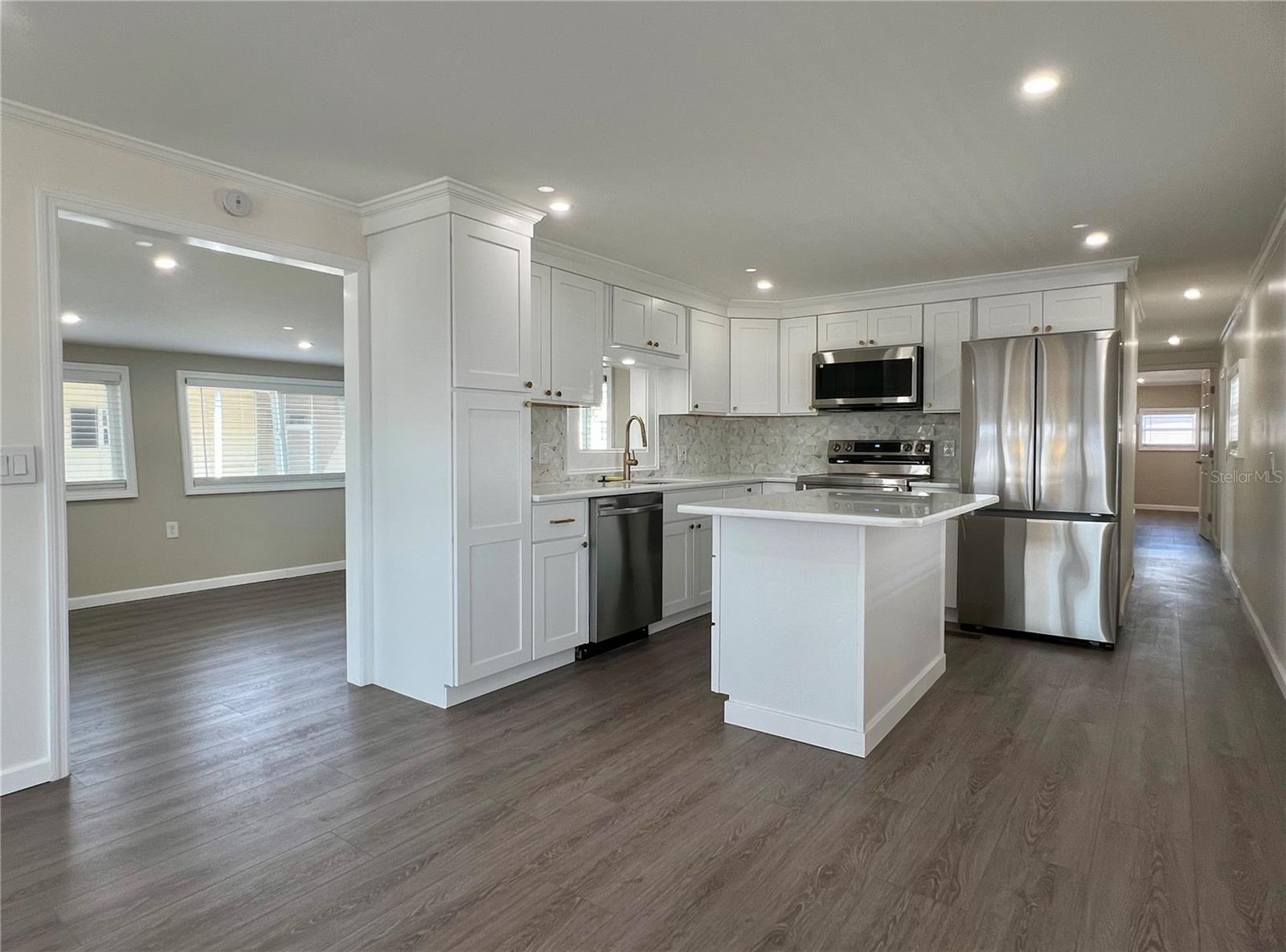 Image 14 of 79 For 1100 Belcher Road S 202