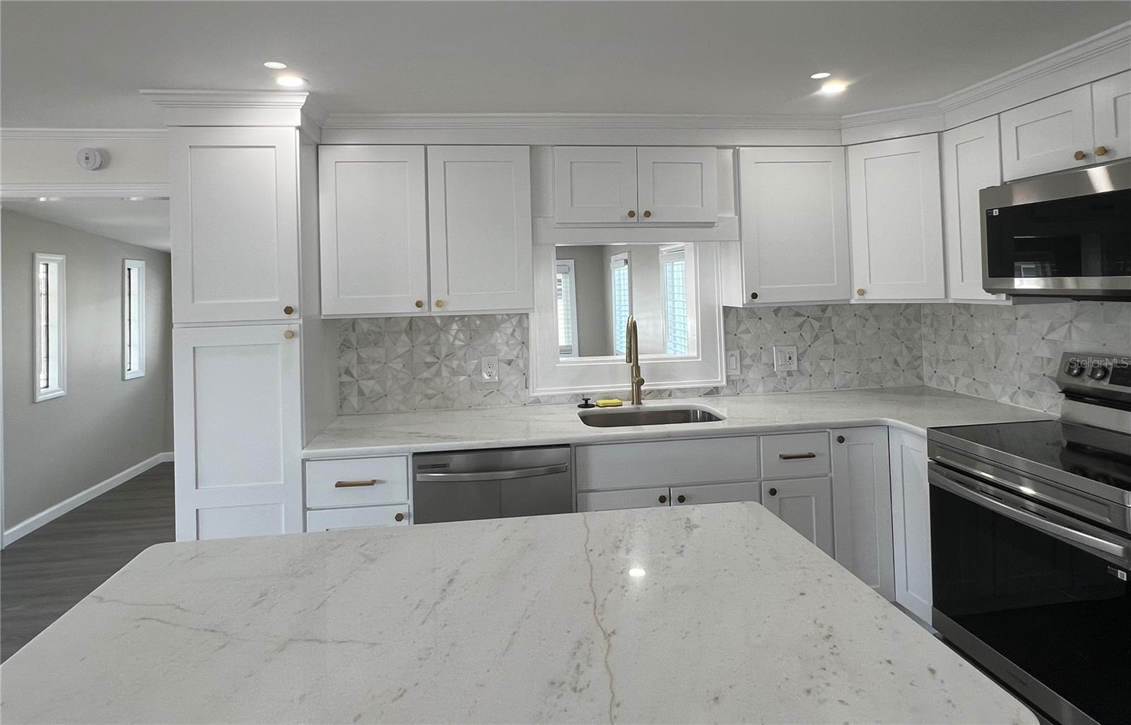 Image 16 of 79 For 1100 Belcher Road S 202