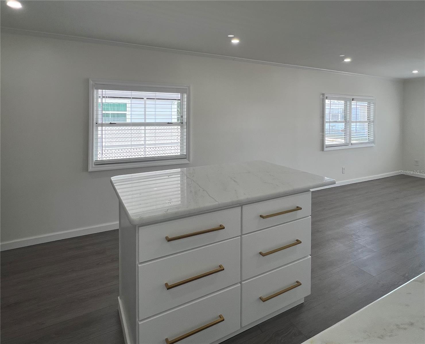 Image 20 of 79 For 1100 Belcher Road S 202