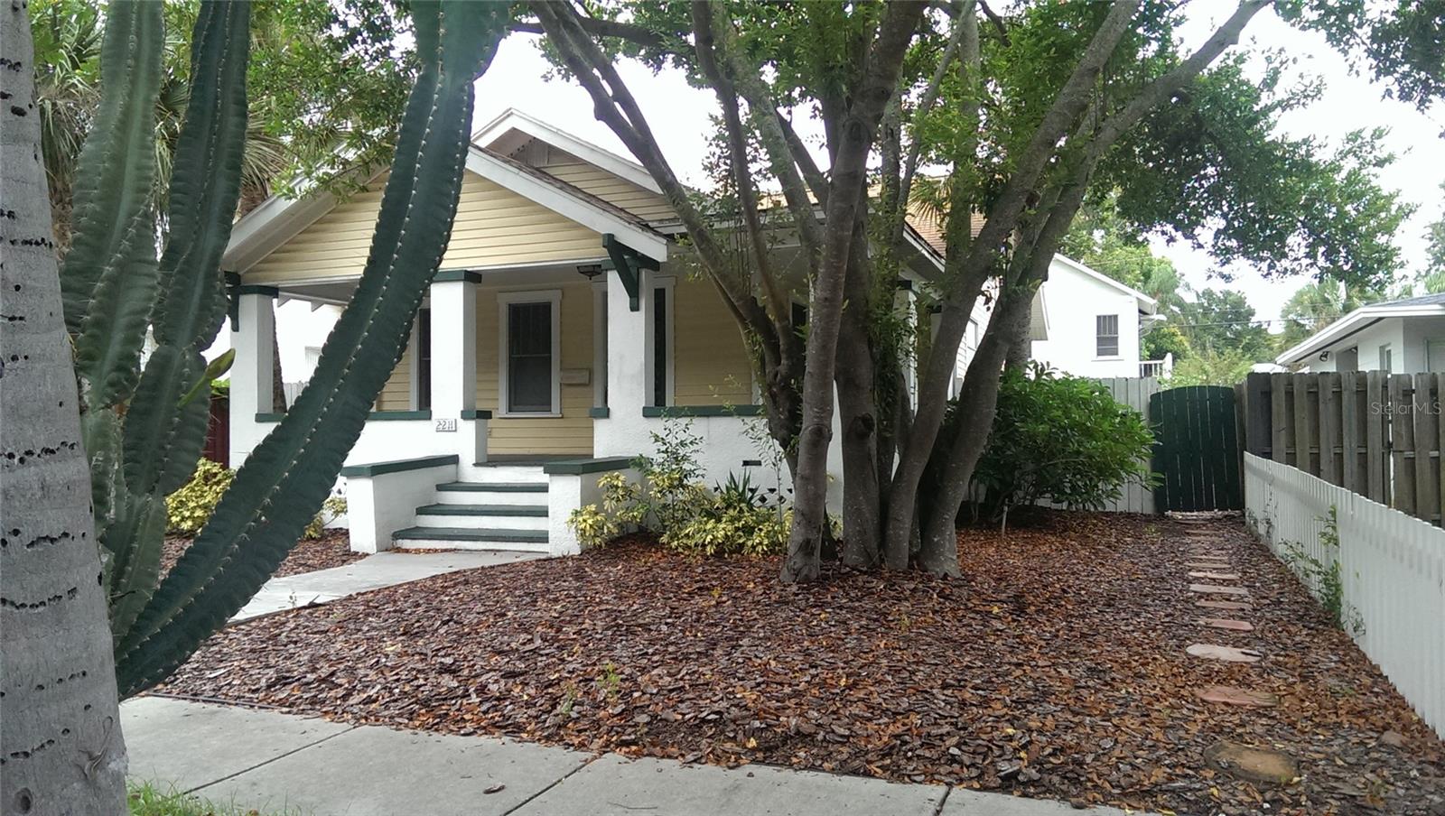 Image 4 of 13 For 2211 2nd Avenue N