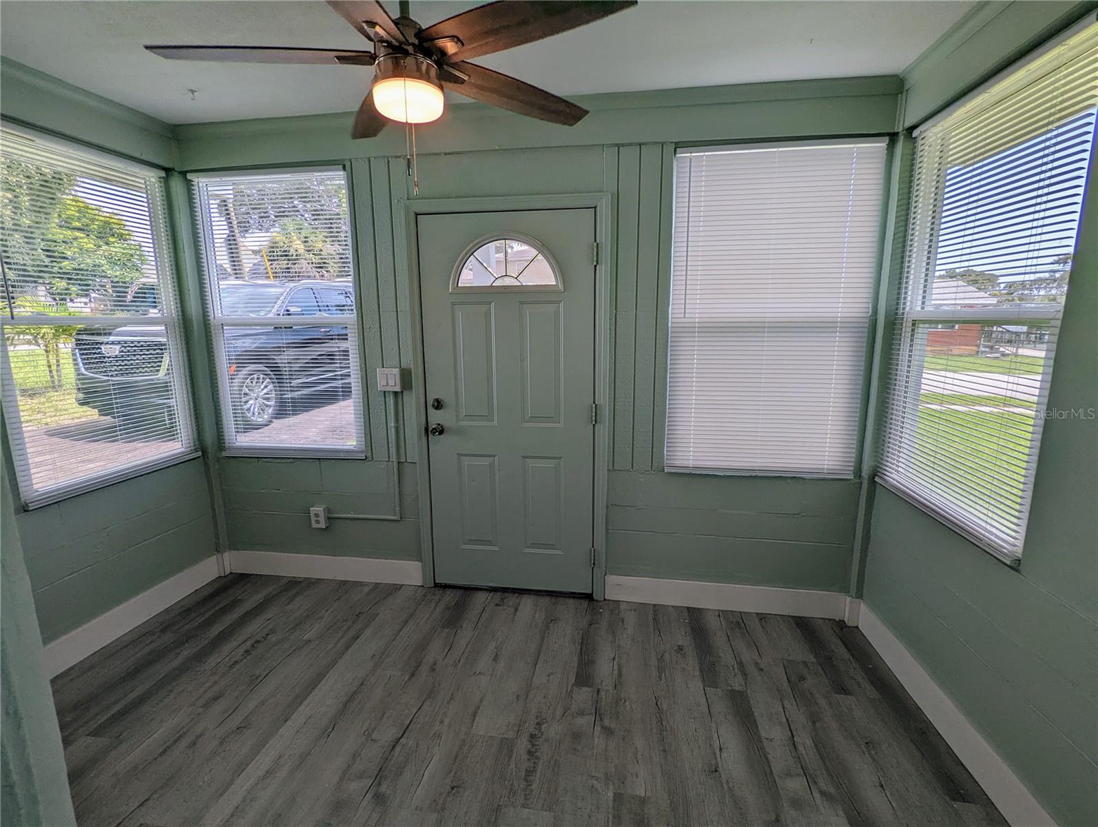 Image 5 of 8 For 1404 San Juan Court