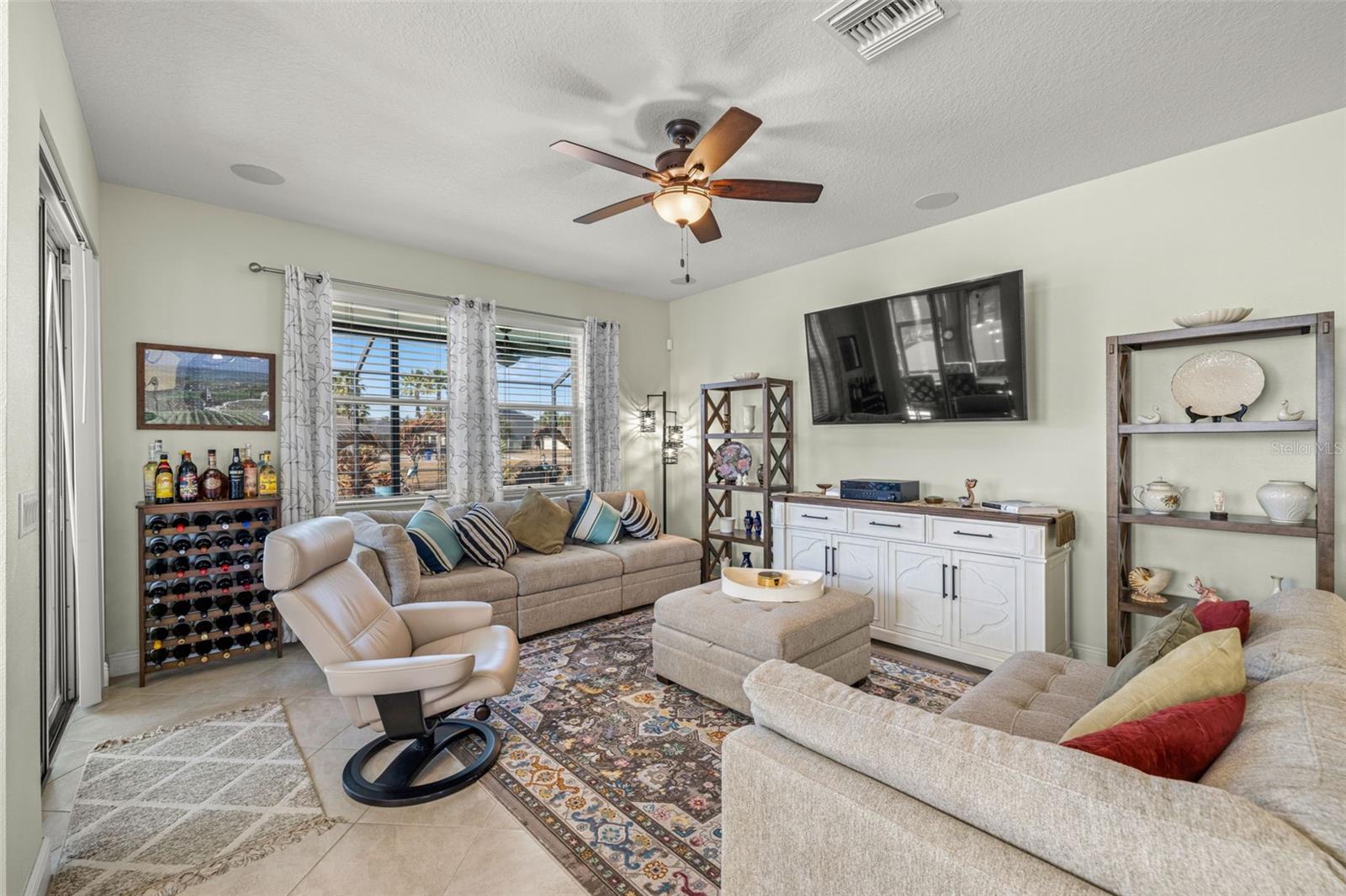 Image 14 of 46 For 11518 Lake Lucaya Drive