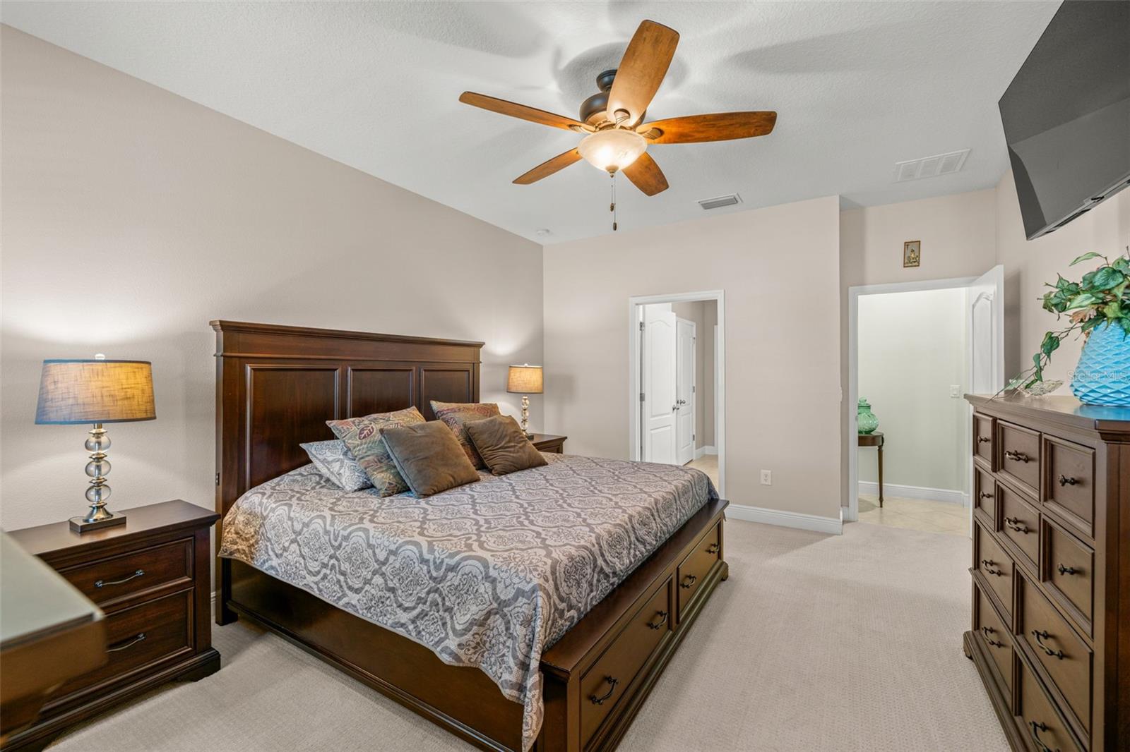 Image 17 of 46 For 11518 Lake Lucaya Drive