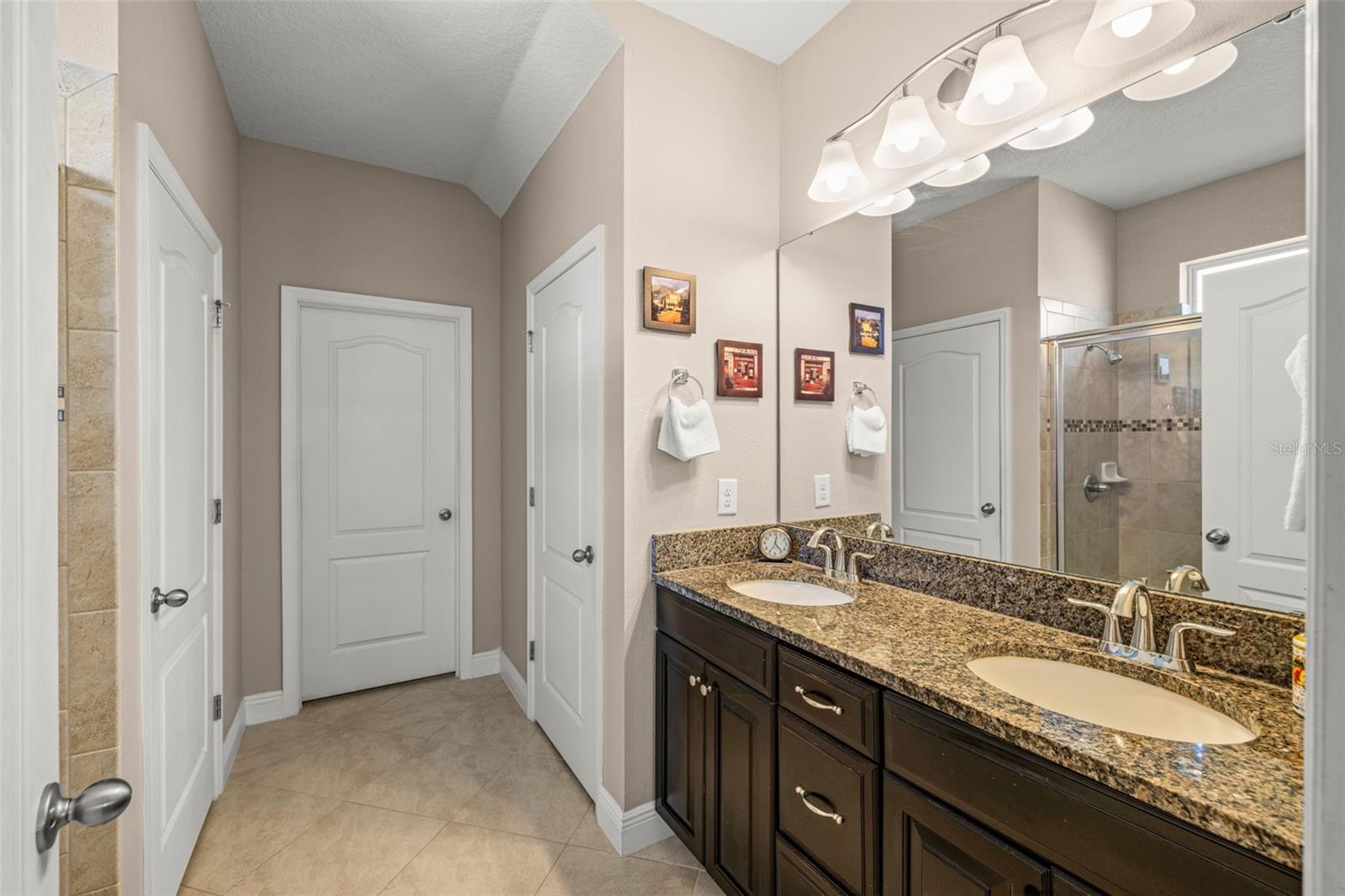 Image 18 of 46 For 11518 Lake Lucaya Drive