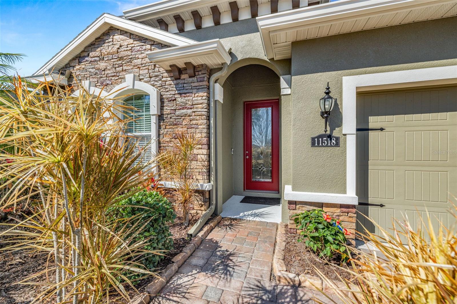 Image 4 of 46 For 11518 Lake Lucaya Drive