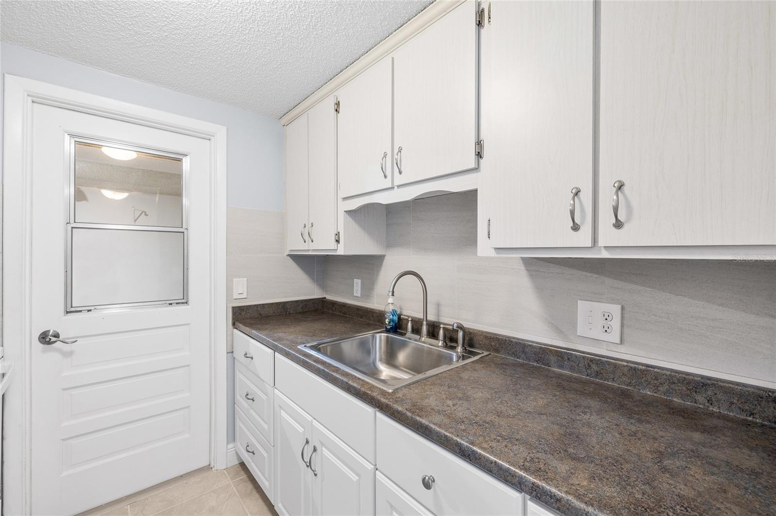 Image 11 of 20 For 4948 Getner Street