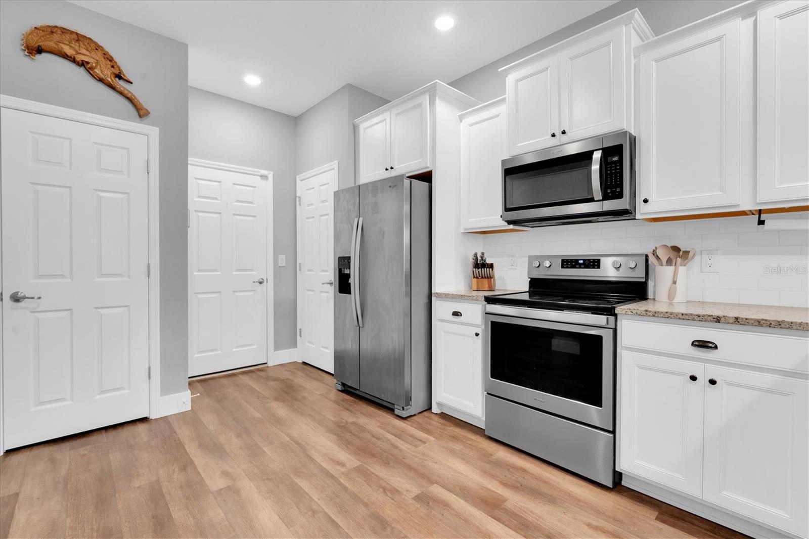 Image 11 of 36 For 5233 Sylvester Loop