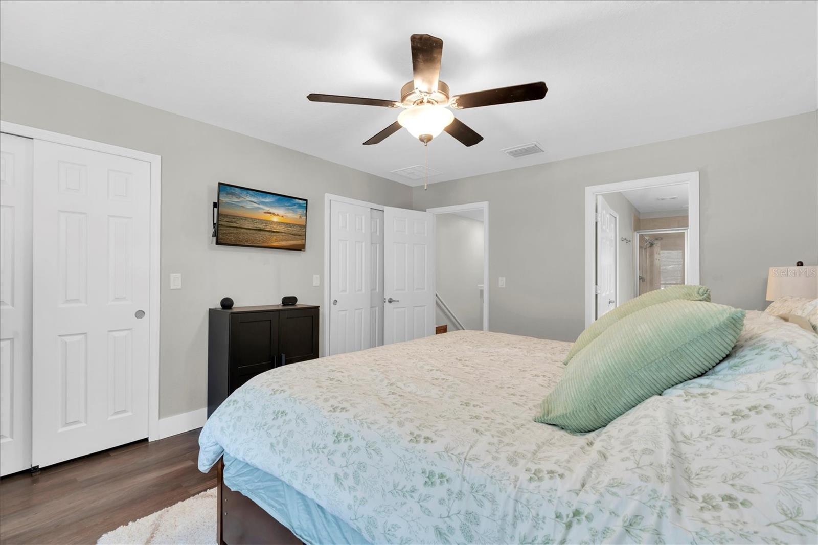 Image 14 of 36 For 5233 Sylvester Loop