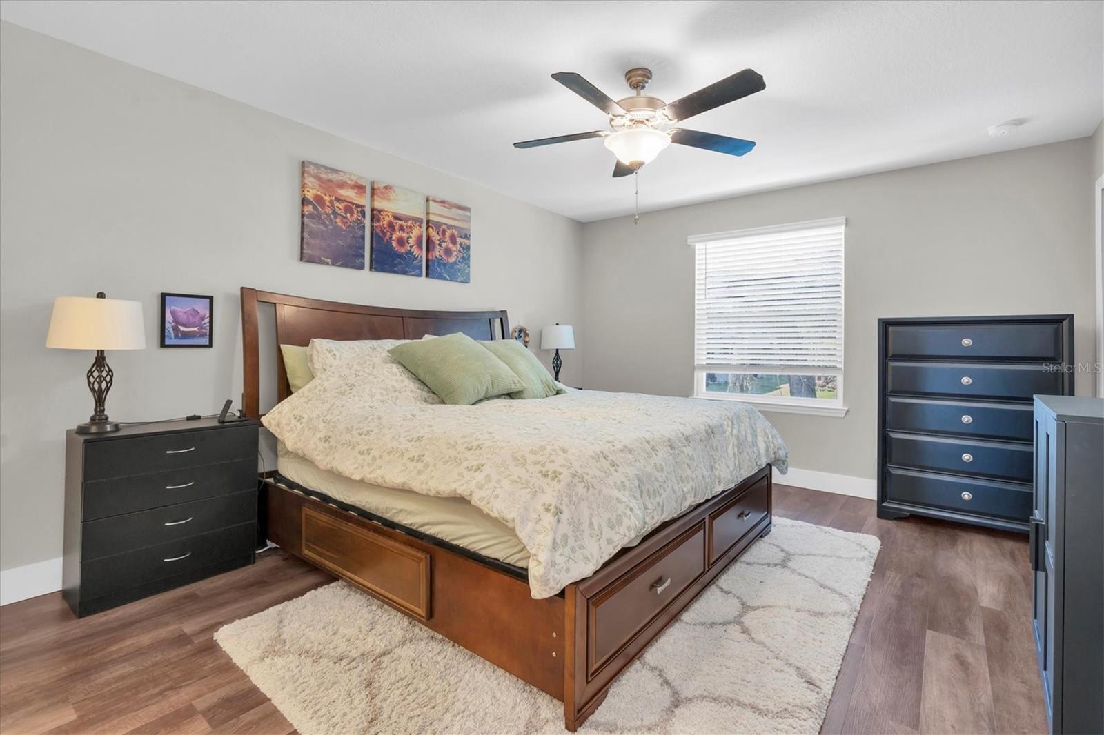 Image 15 of 36 For 5233 Sylvester Loop