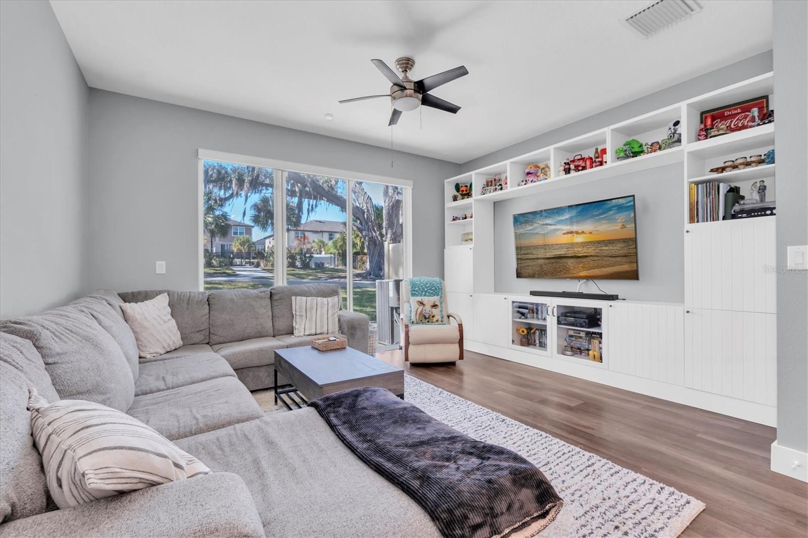 Image 5 of 36 For 5233 Sylvester Loop