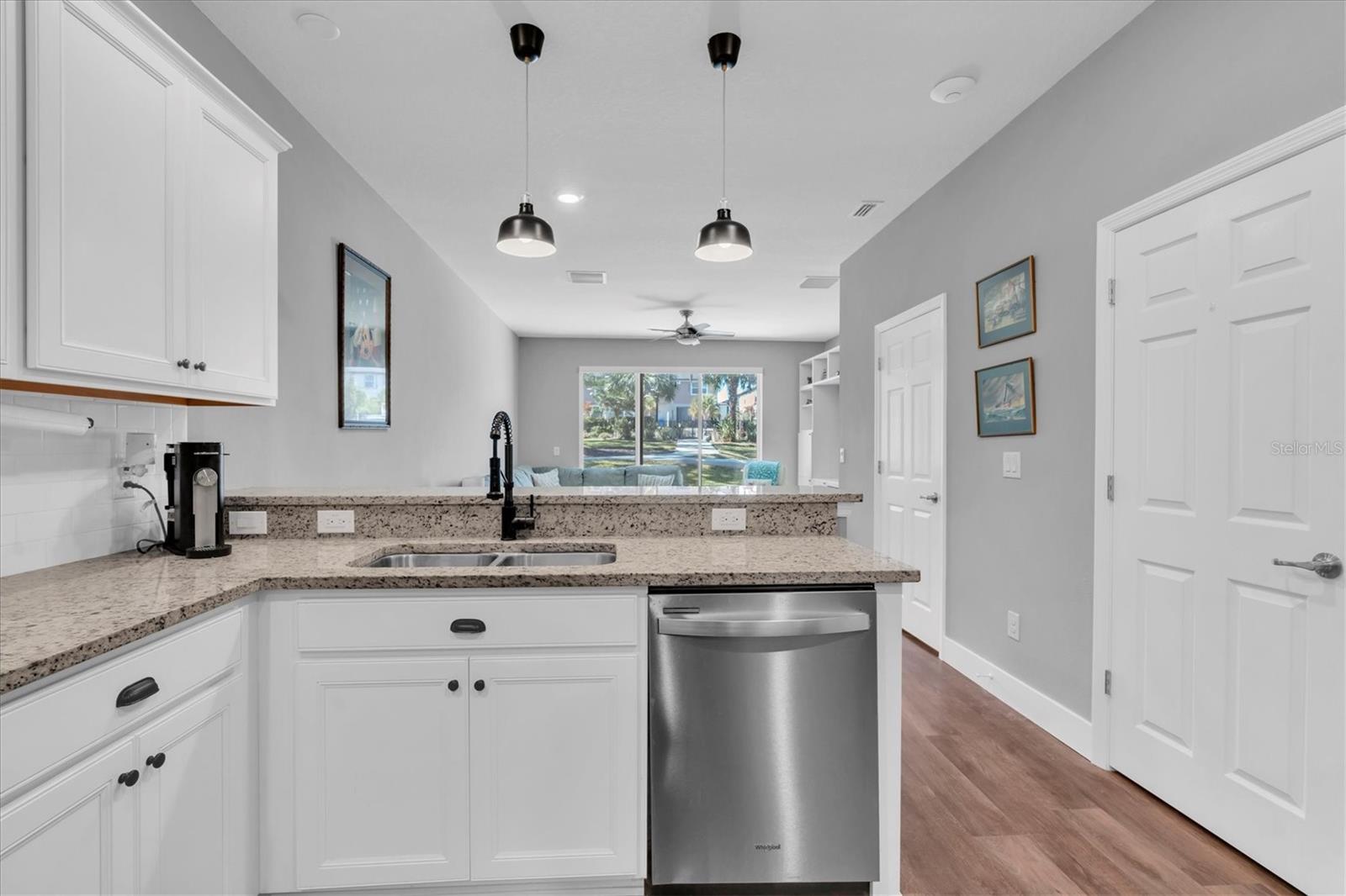 Image 9 of 36 For 5233 Sylvester Loop