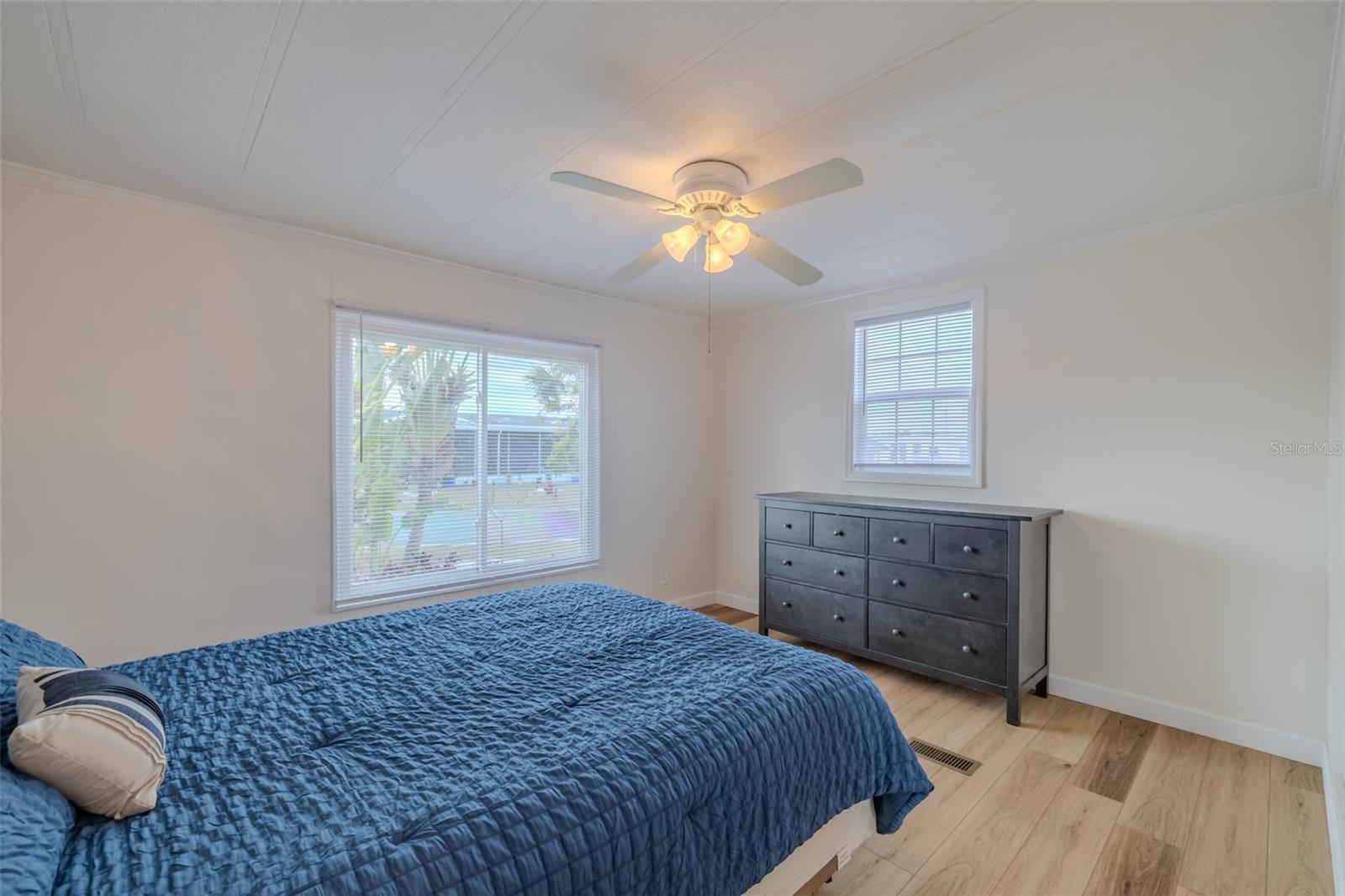 Image 25 of 48 For 143 Saint Annes Cir