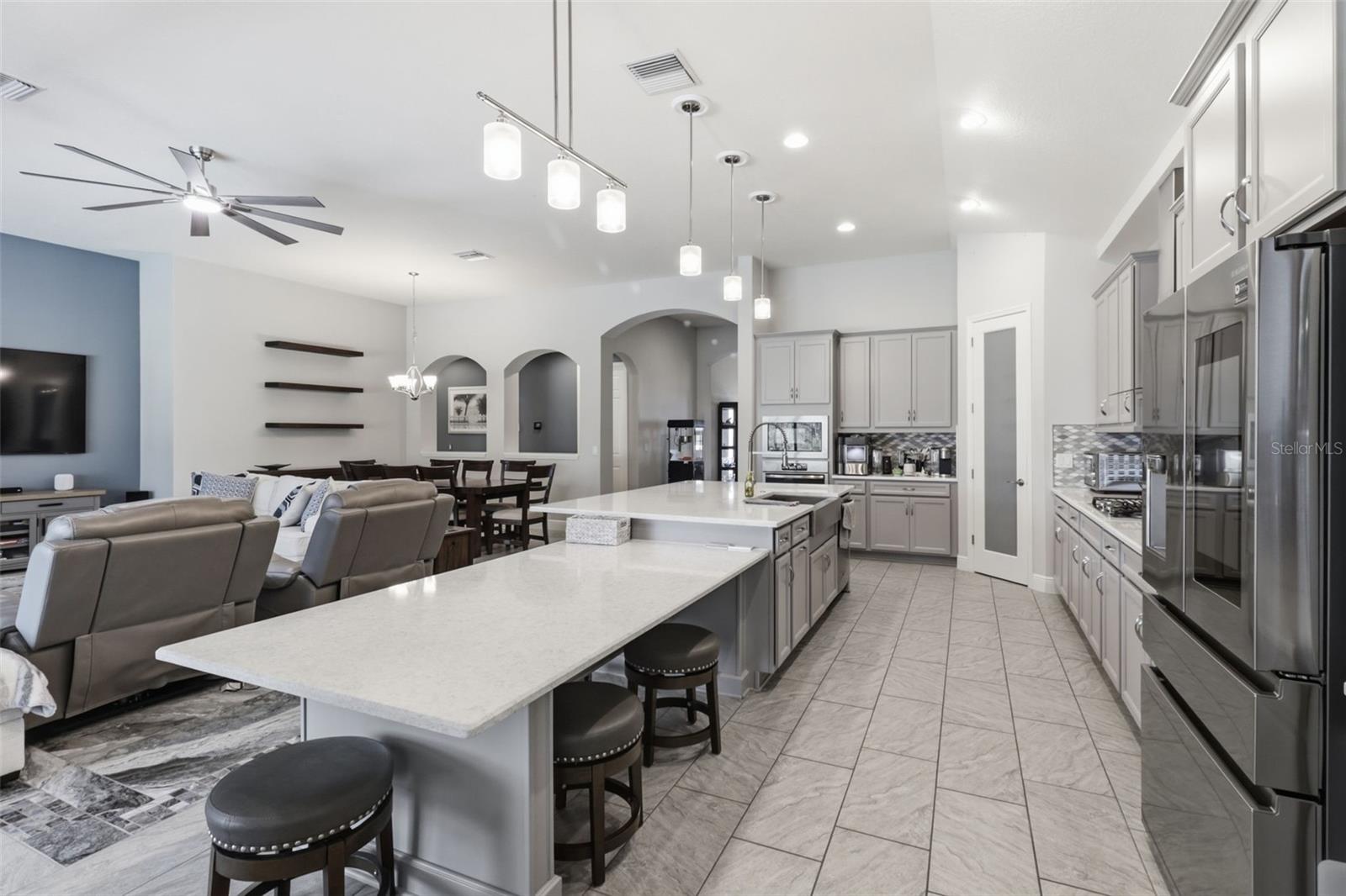 Listing photo id 15 for 4626 Tour Trace