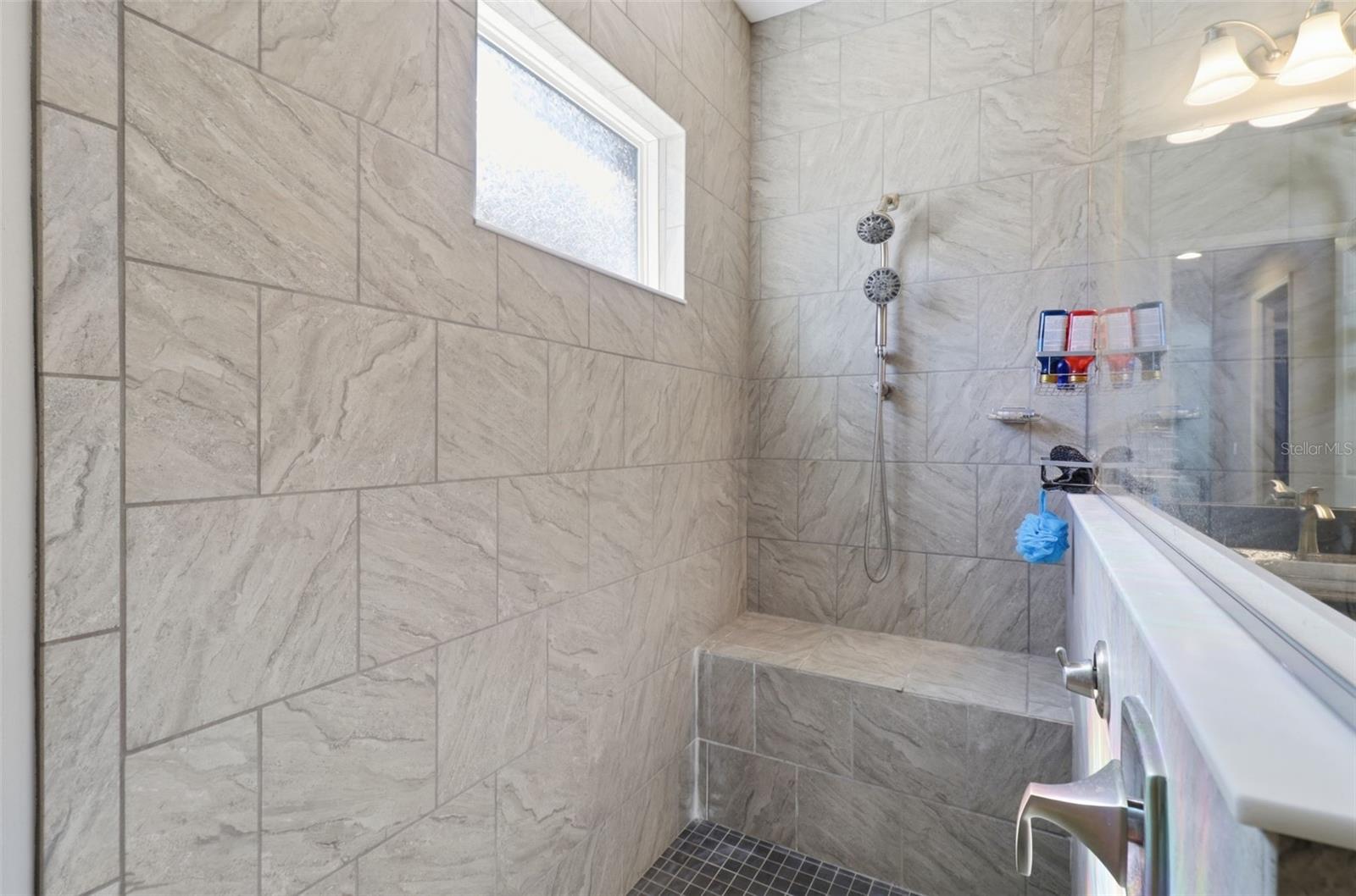 Listing photo id 18 for 4626 Tour Trace