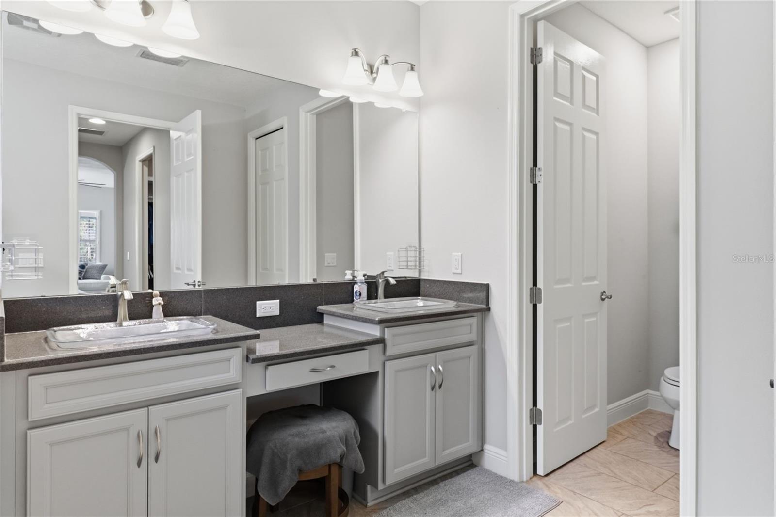 Listing photo id 19 for 4626 Tour Trace