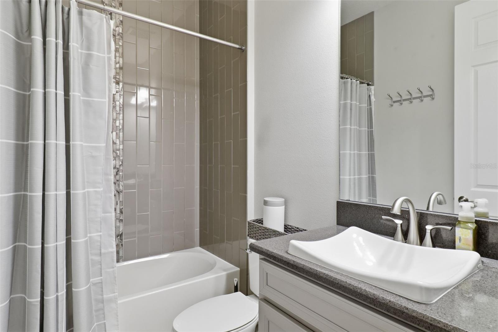 Listing photo id 23 for 4626 Tour Trace