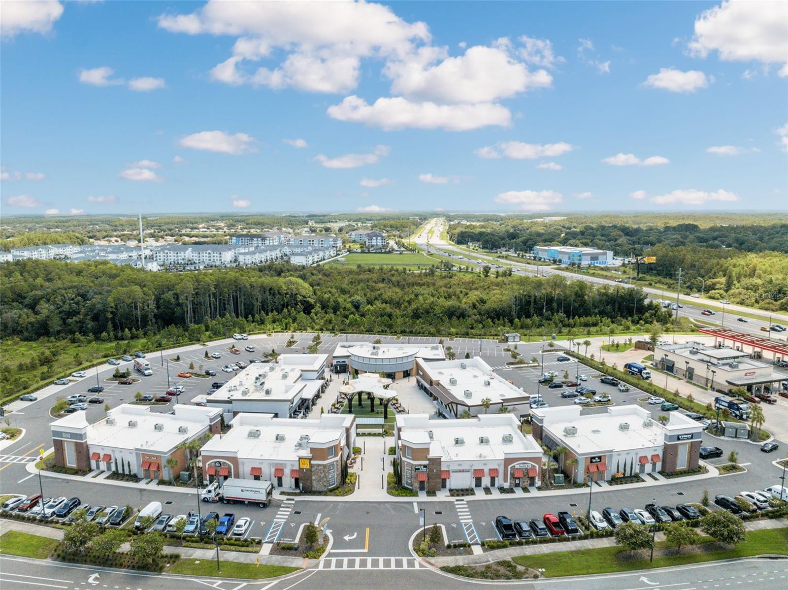 Listing photo id 32 for 4626 Tour Trace