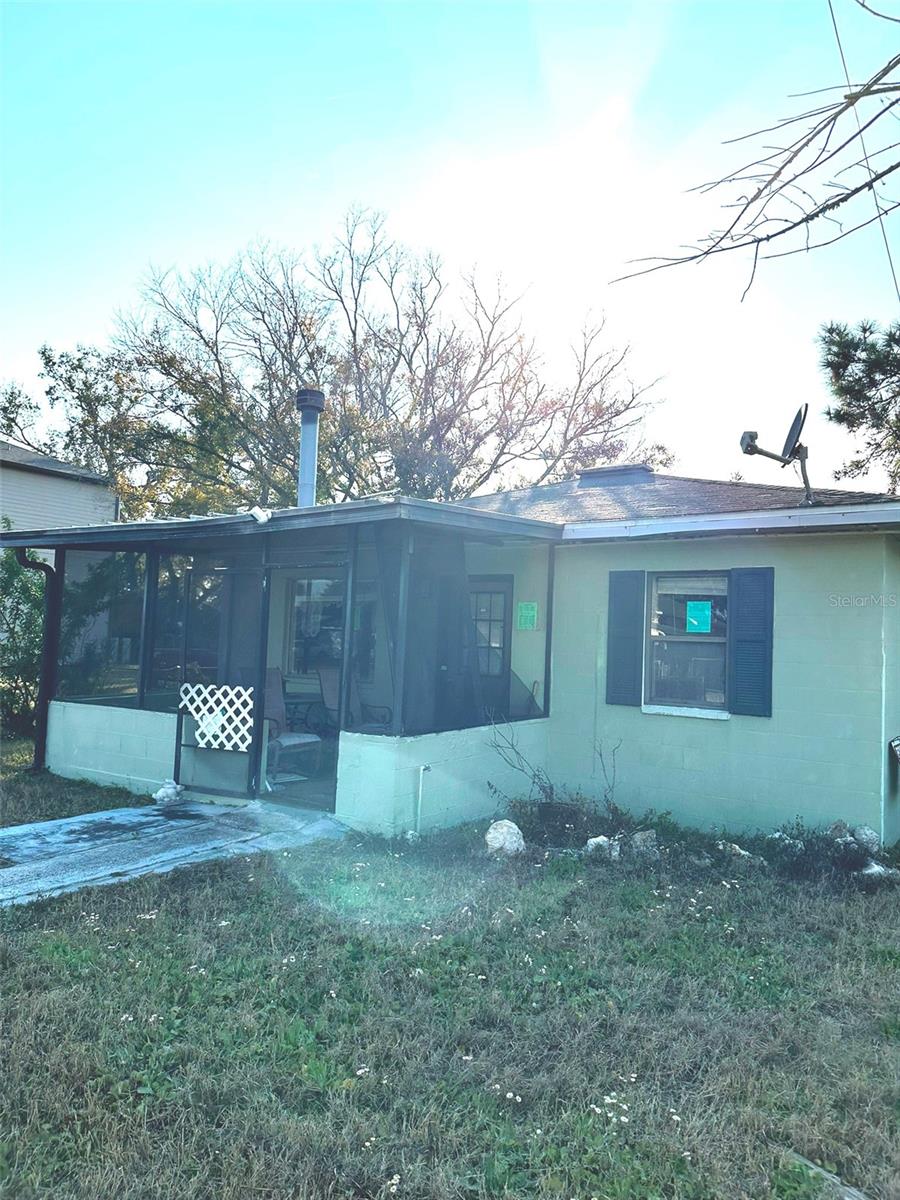 Listing photo id 0 for 6703 Faul Street