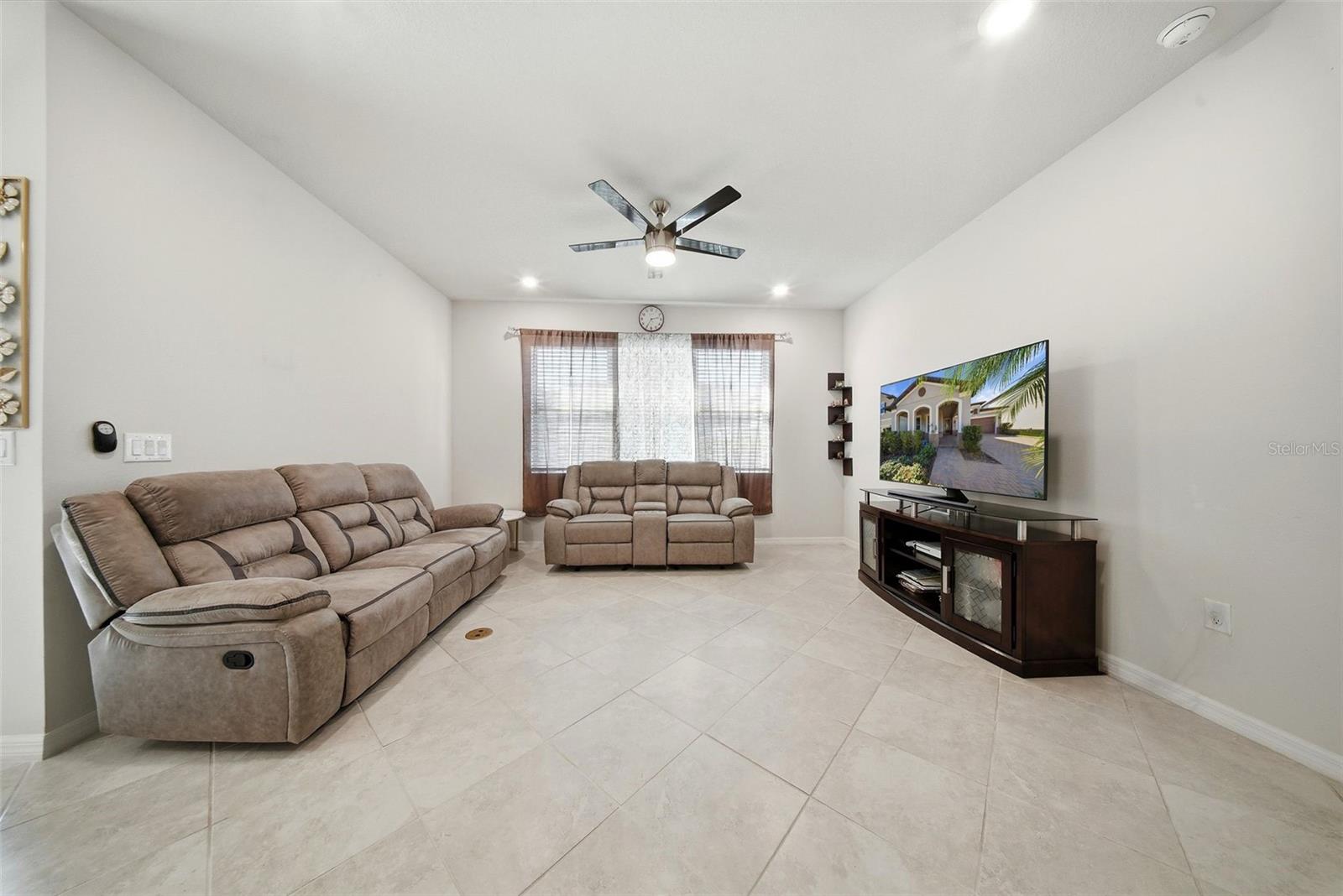 Image 8 of 41 For 18930 Willowmore Cedar Drive