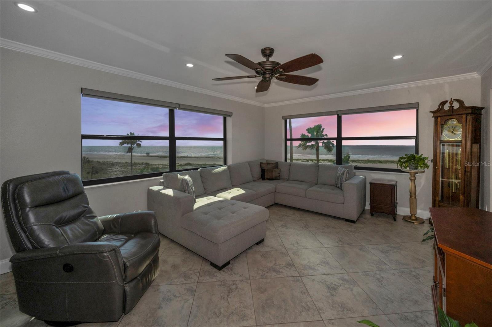 Image 13 of 73 For 1270 Gulf Boulevard 501