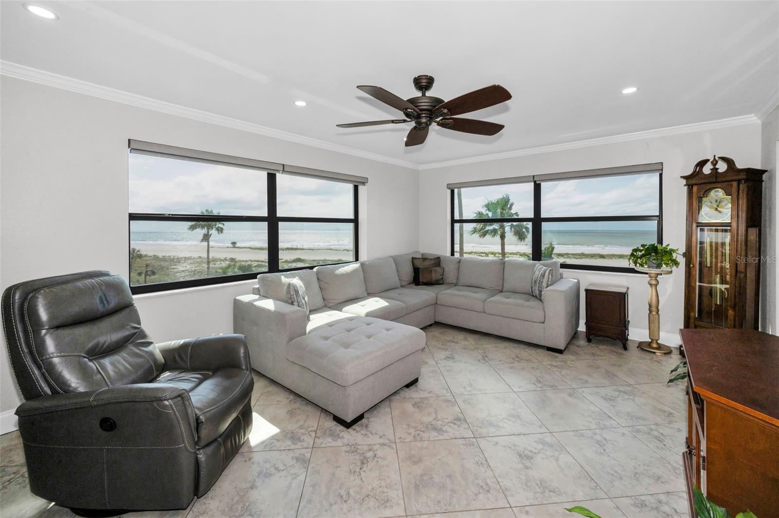 Image 14 of 73 For 1270 Gulf Boulevard 501