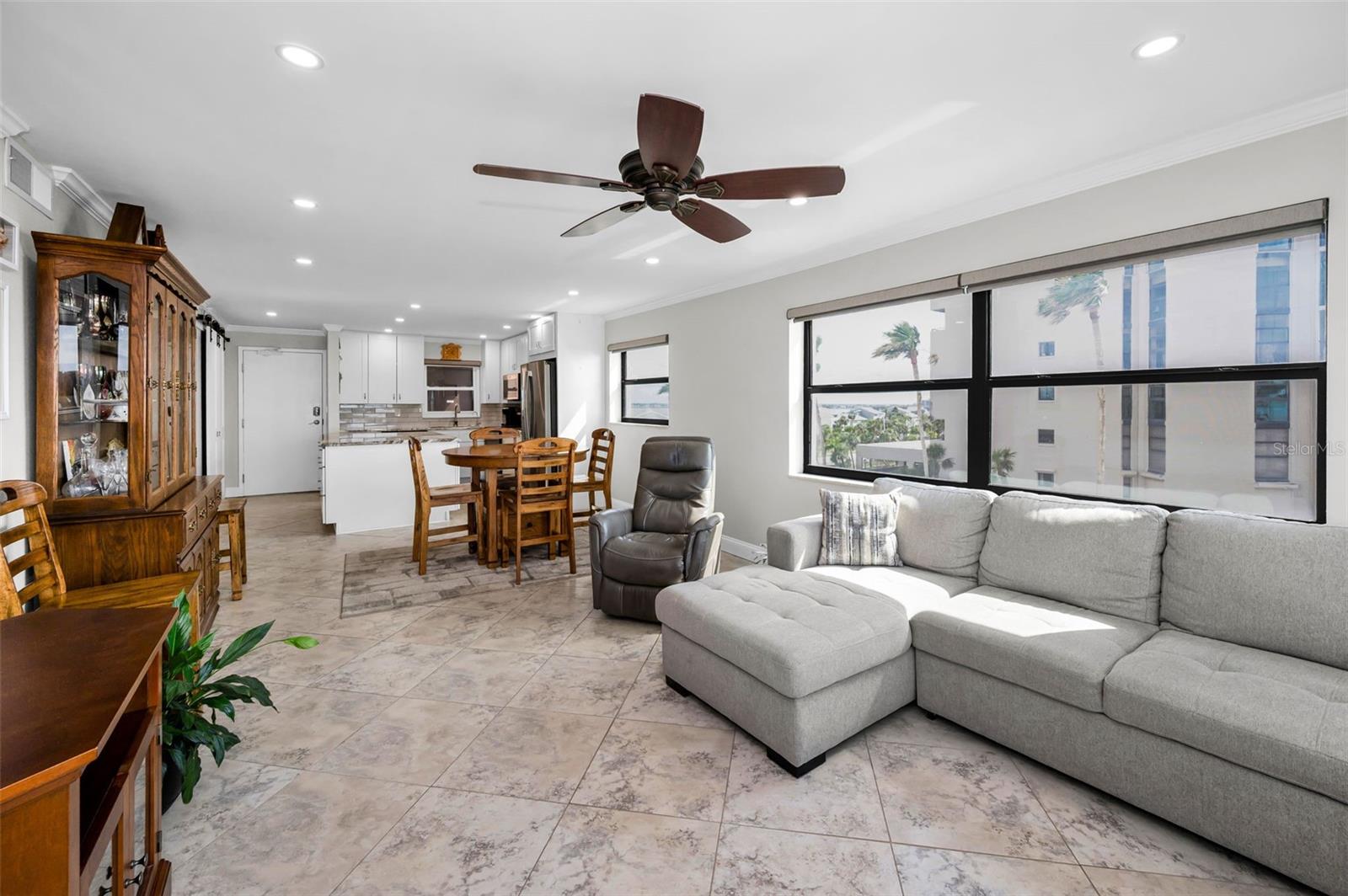 Image 18 of 73 For 1270 Gulf Boulevard 501