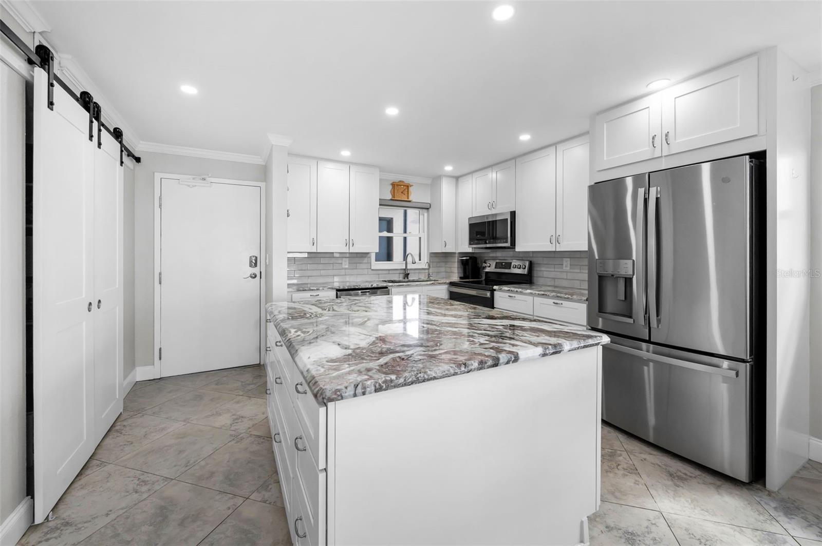 Image 23 of 73 For 1270 Gulf Boulevard 501