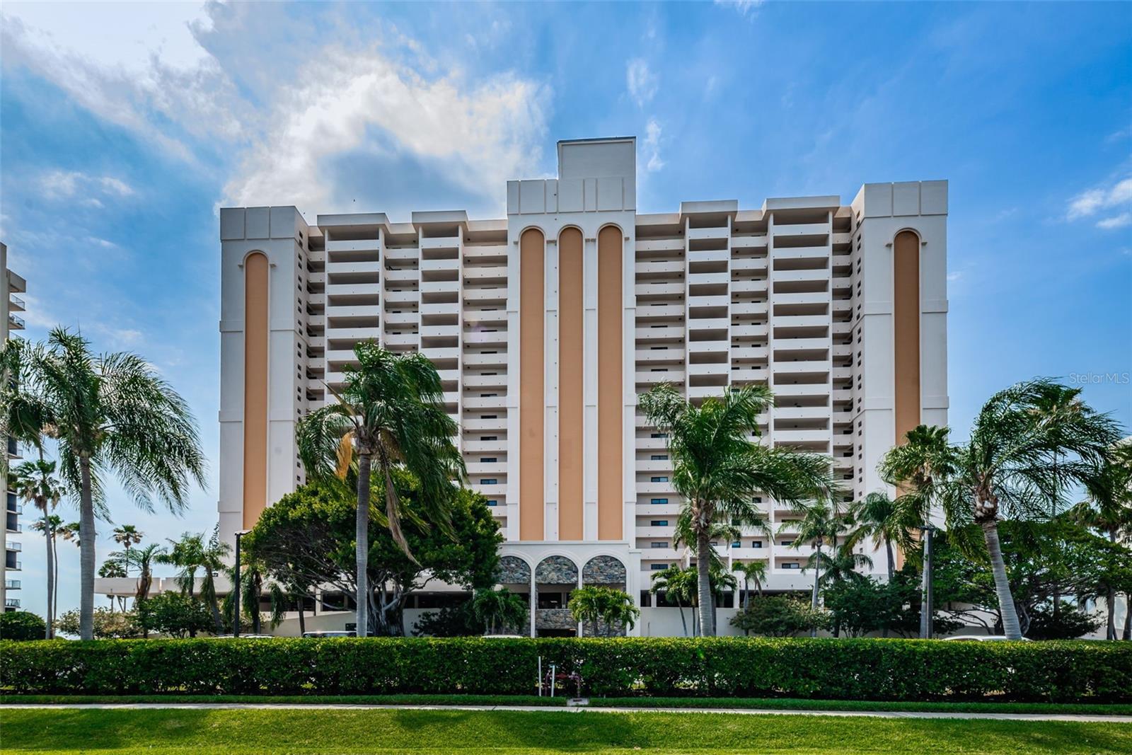 Image 4 of 73 For 1270 Gulf Boulevard 501