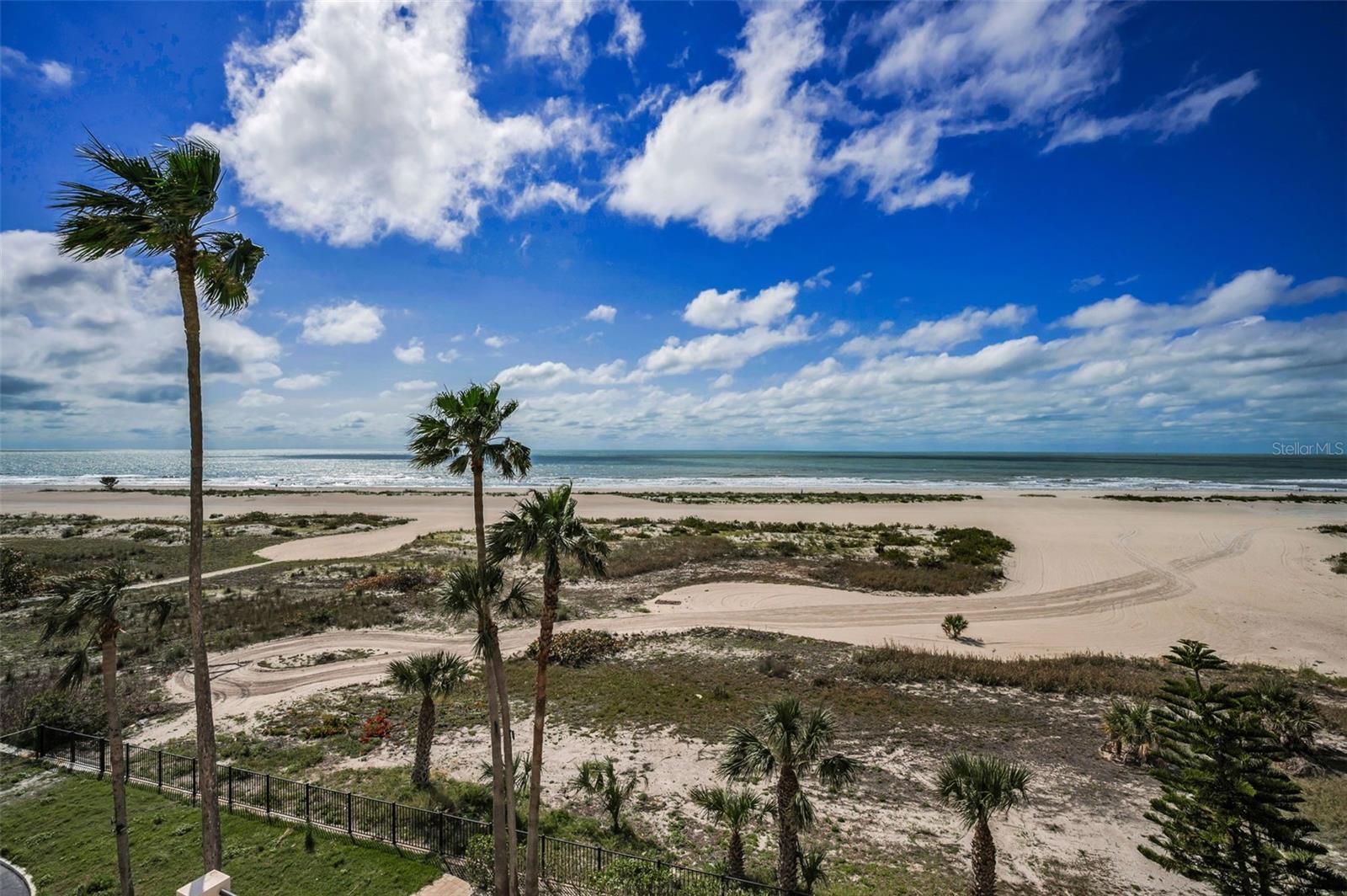 Image 50 of 73 For 1270 Gulf Boulevard 501