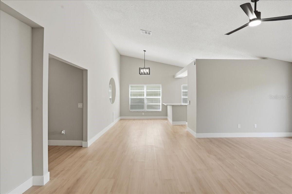 Image 4 of 21 For 1723 Elk Spring Drive