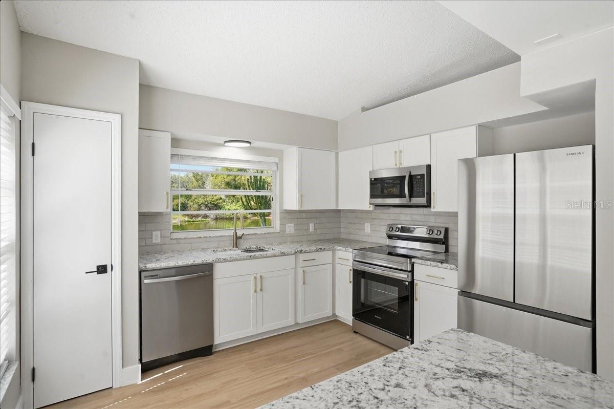 Image 7 of 21 For 1723 Elk Spring Drive