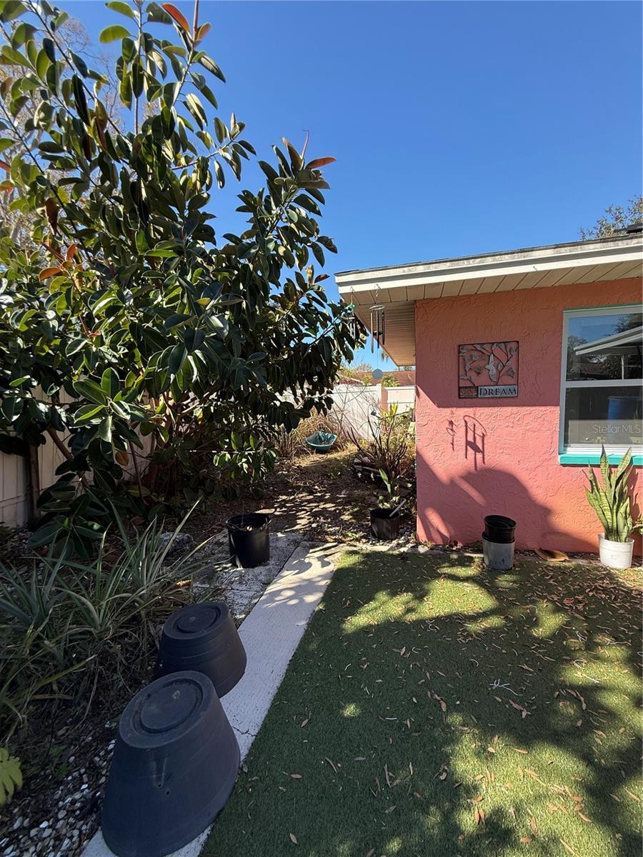 Image 27 of 30 For 2913 Fairfield Court