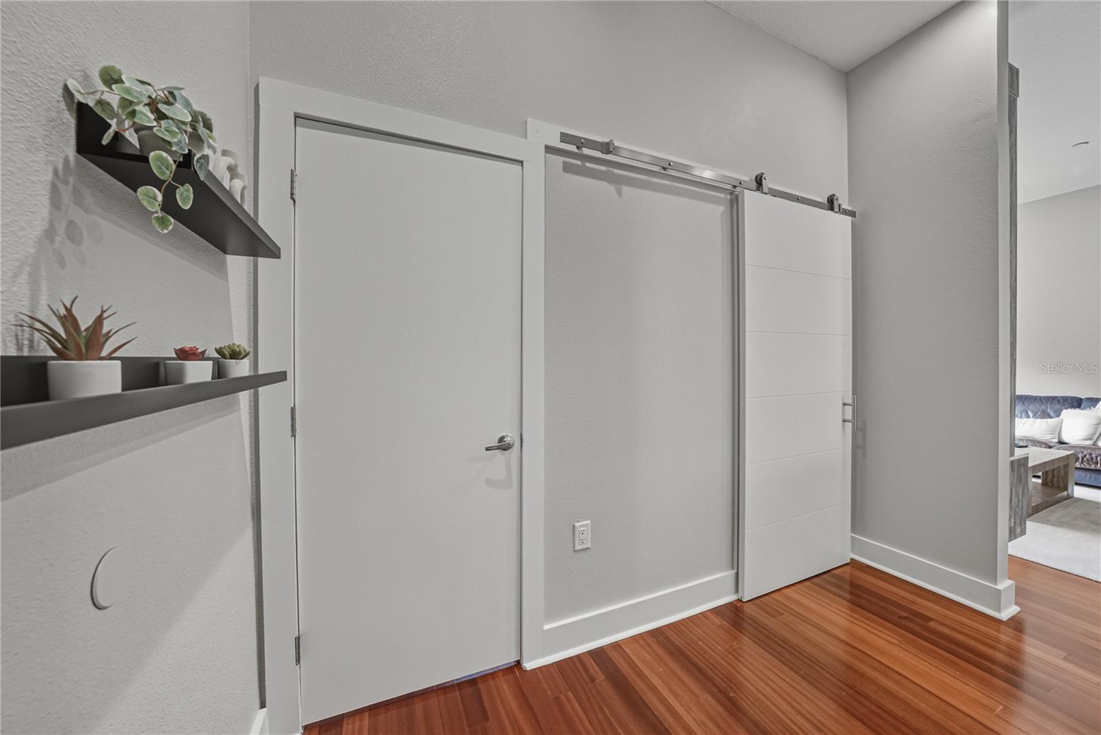 Image 11 of 96 For 3012 Barcelona Street 2